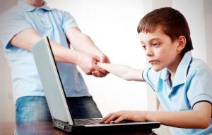اعتیاد بچه ها به اینترنت