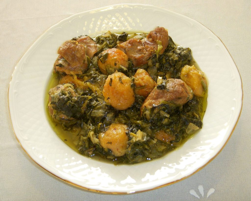 خورشت الو اسفناج با گوشت