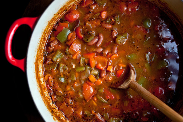 خورشت گوشت چرخ کرده با لوبیا قرمز