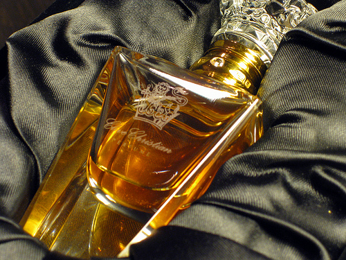 گرانترین عطرهای محرک ر این مطلب با 5 برند معروف عطر که جزو گرانترین ها هستند