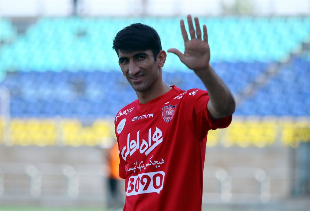 بیوگرافی علی رضا بیرانوند (متولد ۳۰ شهریور ۱۳۷۱ – قد : ۱۹۵) بازیکن فوتبال اهل خرم‌آباد است .