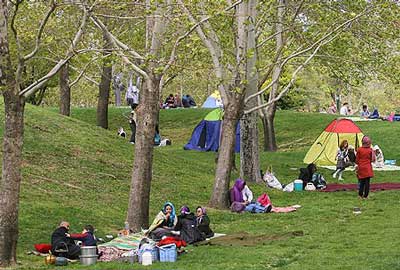 بیوگرافی بازیگر ایرانی کامبیز دیرباز در پورتال جامع فرانیاز فراترازنیاز هرایرانی.