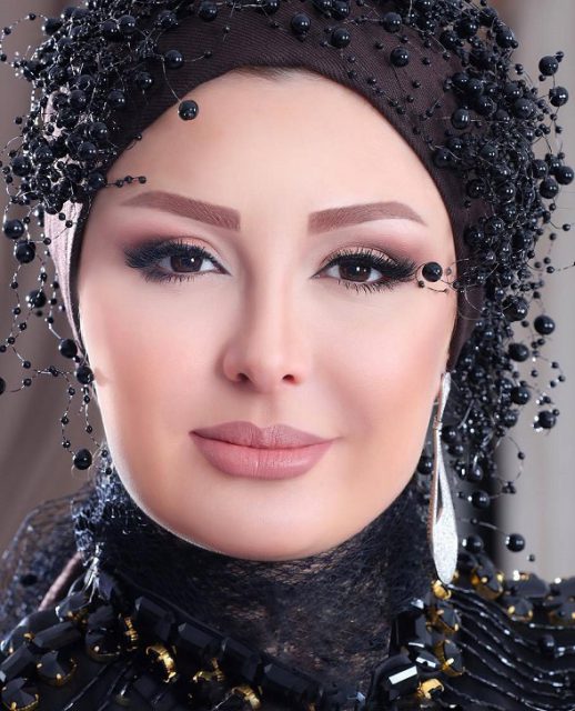 بیوگرافی نیوشا ضیغمی