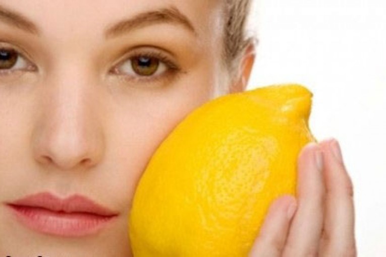 علت باز شدن و راههای بستن منافض پوست عکس صورت