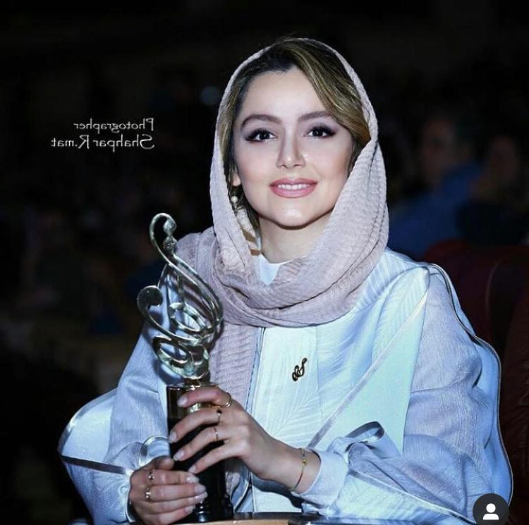 بیوگرافی نازنین بیاتی