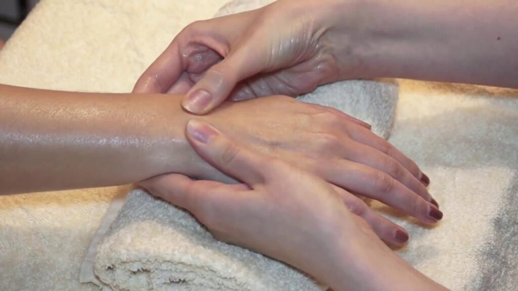 ماساژ مچ دست