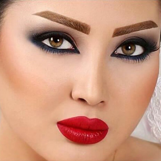 ارایش صورت گرد هر شخصی دارای فرم صورت خاص و منحصر به فرد می باشد .باماهمراه باشید