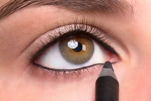 1+9 ارایشی که شما را 10 سال پیرتر می کند 1+9 ارایشی که شما را 10 سال پیرتر می کند