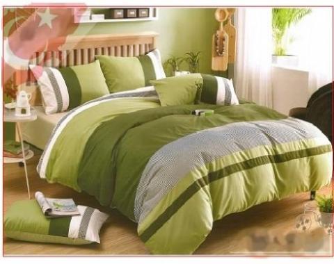رو تختی سبز رنگ